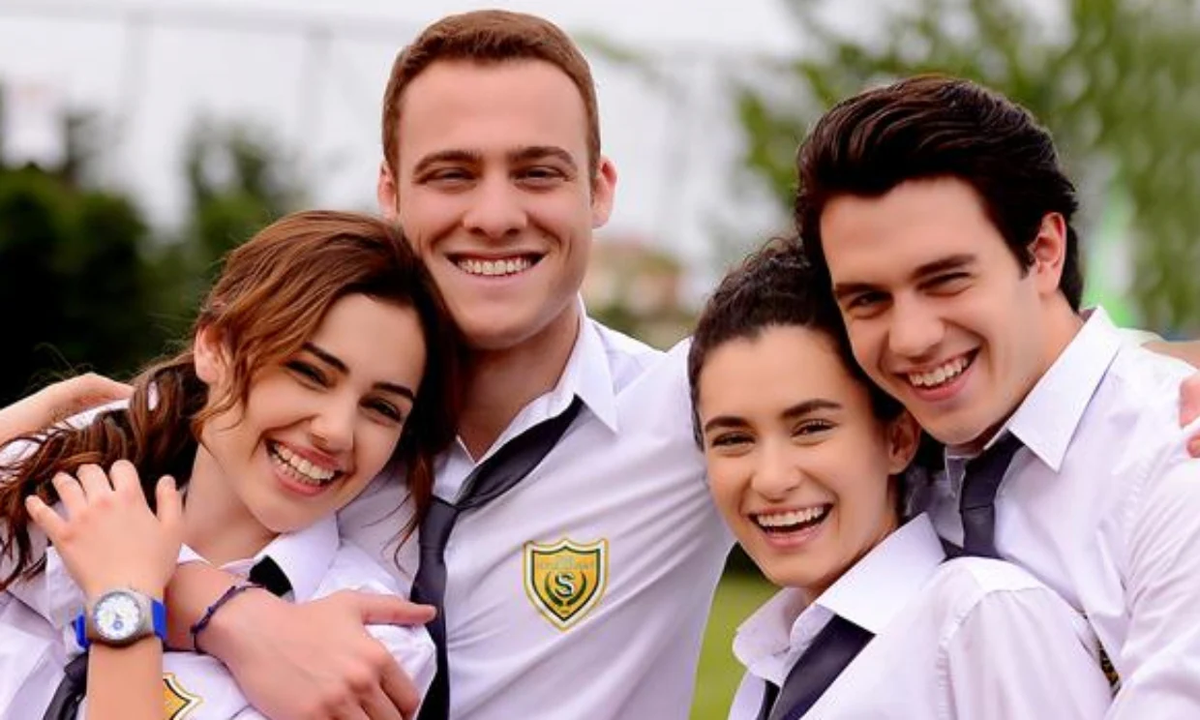 Cuál es la serie similar a Élite que tiene a Kerem Bürsin como protagonista Cuál es la serie similar a Élite que tiene a Kerem Bürsin como protagonista