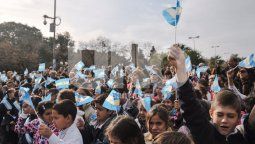 Más de 13 mil alumnos santafesinos jurarán lealtad a la Bandera