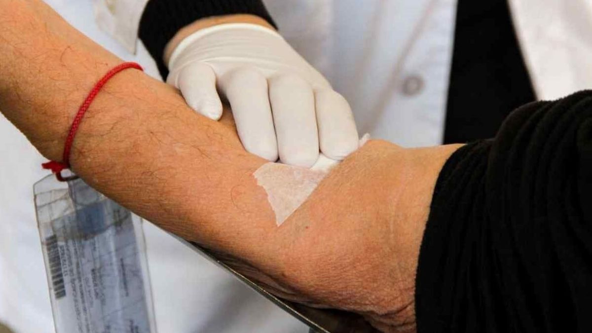 El primer paso para convertirse en donante de médula es realizar un análisis de sangre para establecer la compatibilidad El primer paso para convertirse en donante de médula es realizar un análisis de sangre para establecer la compatibilidad