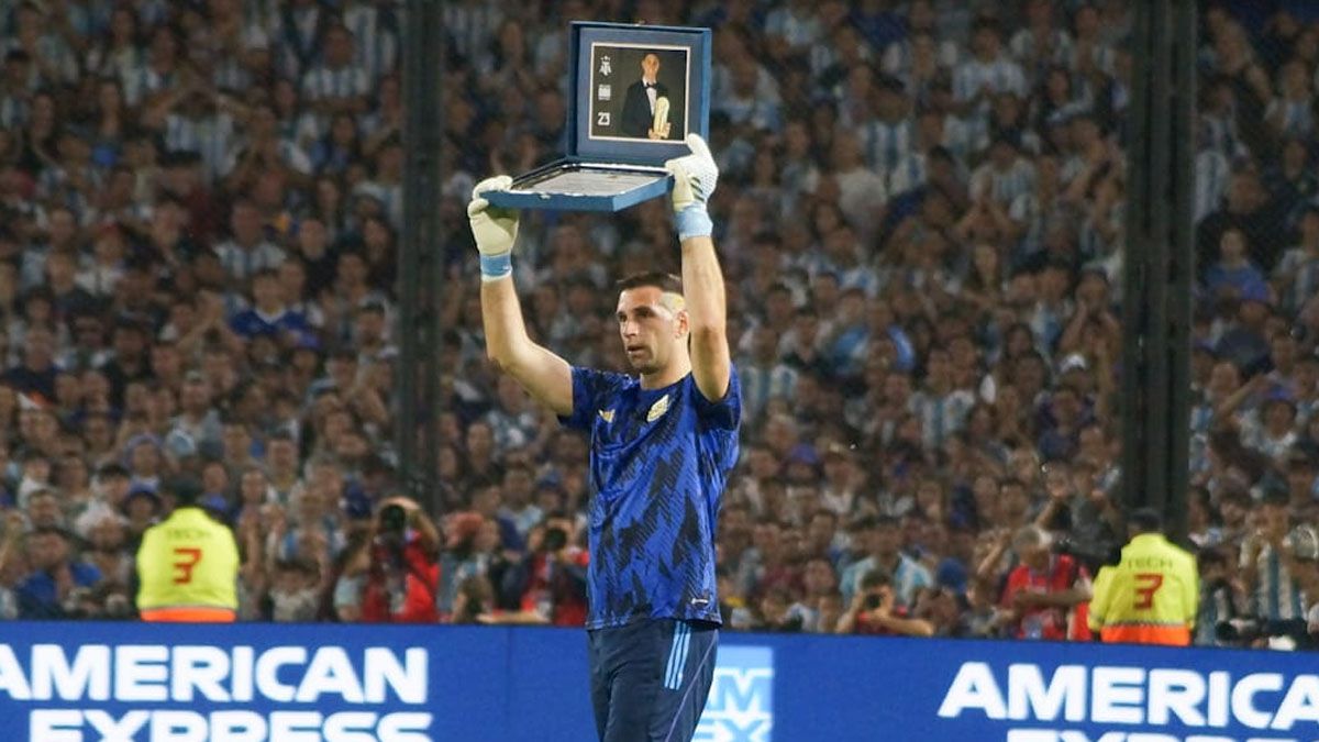 Dibu Martínez se llevó una ovación de La Bombonera (UNO/Nicolás Ríos) Dibu Martínez se llevó una ovación de La Bombonera (UNO/Nicolás Ríos)