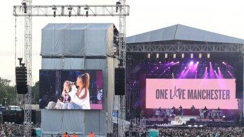 Ariana Grande volvió tras el atentado terrorista con un show a beneficio