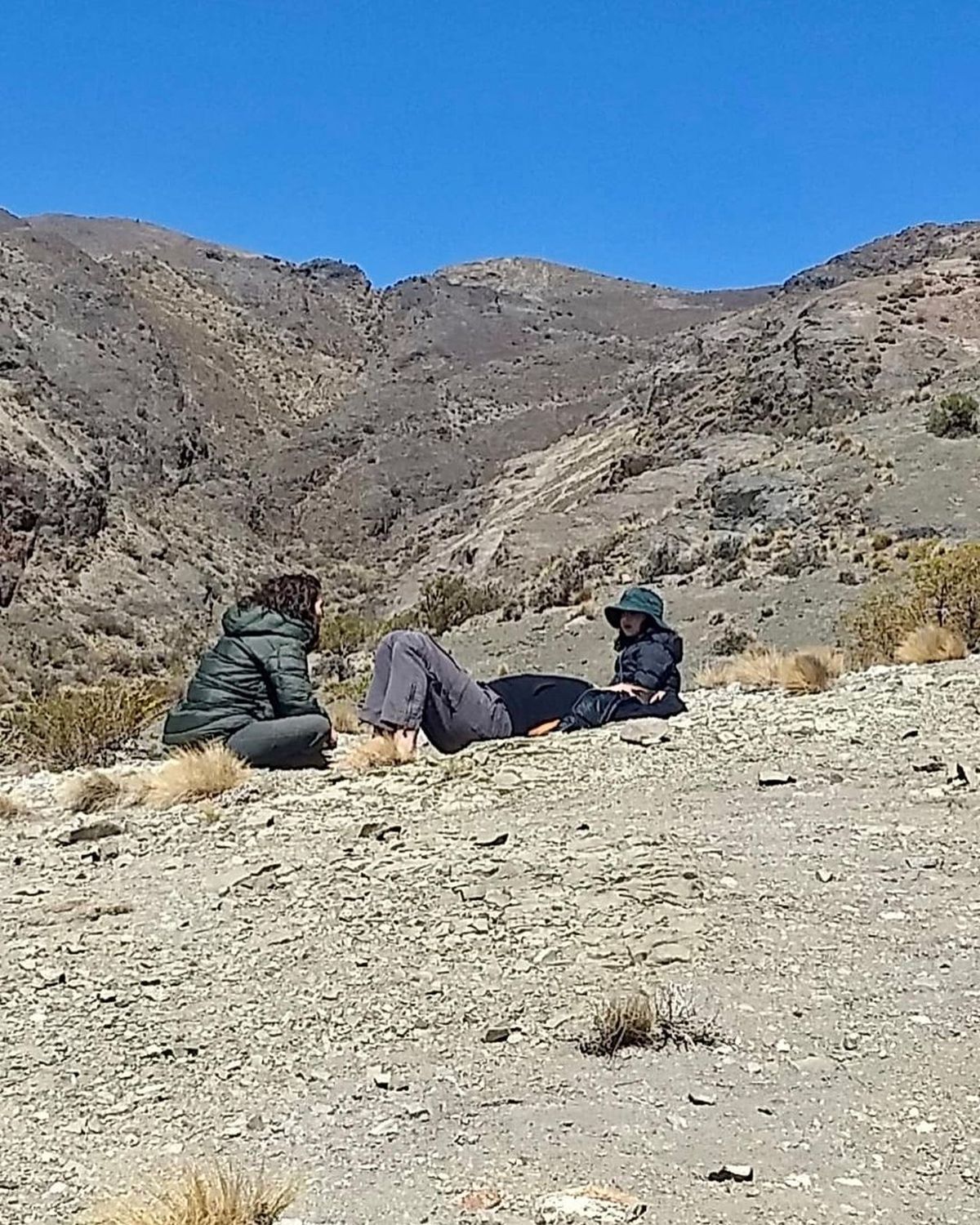 Natalia Oreiro, Ricardo Mollo y Atahualpa aprovechando el sol y la montaña mendocinos.