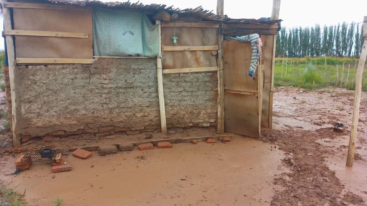 Las viviendas precarias, las más afectadas no solo en Lavalle sino en los distintos sectores periféricos. Las viviendas precarias, las más afectadas no solo en Lavalle sino en los distintos sectores periféricos.