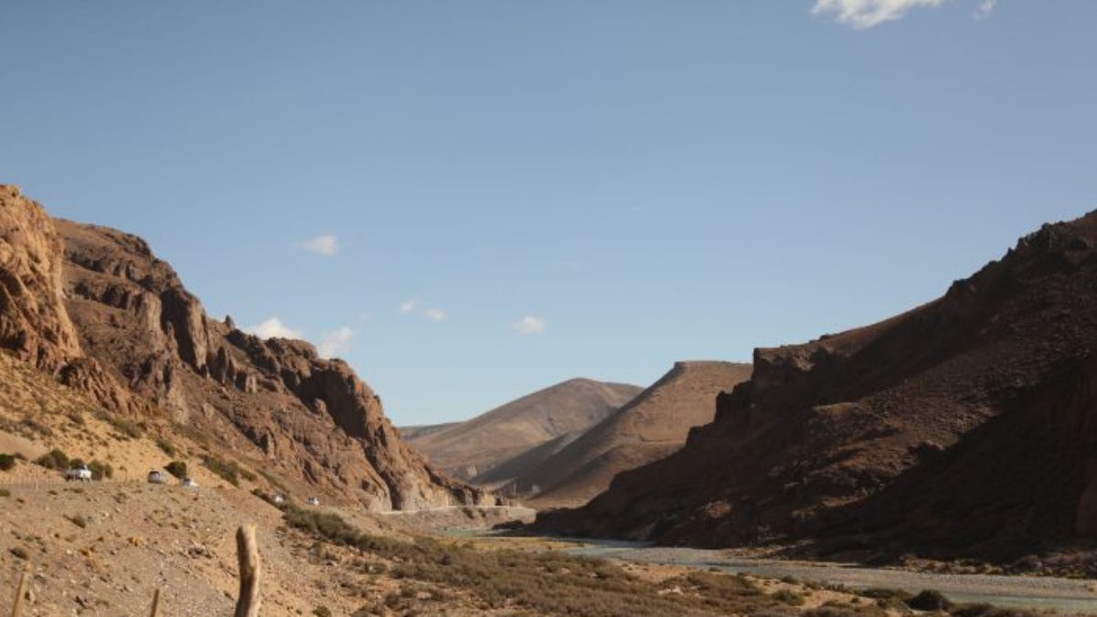 La realización de la mega represa hidroeléctrica Portezuelo del Viento, sobre el río Grande, en Malargüe, es cada vez menos probable de realizarse. Sin embargo, el gobierno nacional sigue enviando las cuotas correspondientes. Este jueves se recibieron 50 millones de dólares para el fideicomiso, correspondiente a la 11° cuota.