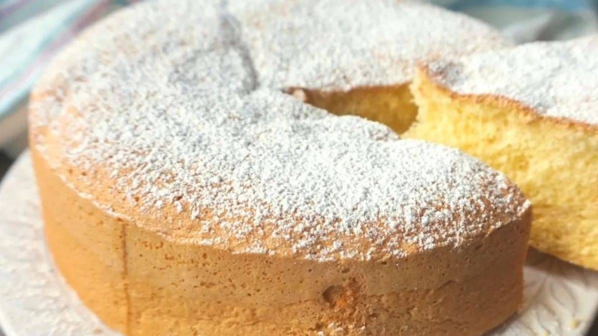 Recetas: bizcochuelo esponjoso de limón con 5 ingredientes y en 30 minutos.