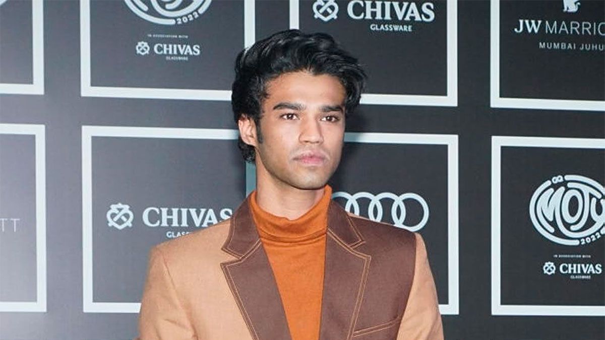 Babil Khan es el protagonista de Plan de viernes por la noche, película de Netflix.