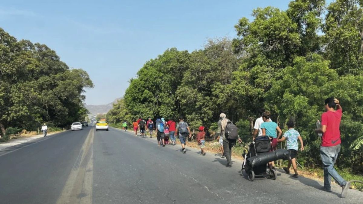 Migrantes de Centro y Sudamérica, y del Caribe, recorren a pie los caminos del sur de México soportando temperaturas de más de 35 grados en su camino a Estados Unidos. (Foto: Juan Mayorga) Migrantes de Centro y Sudamérica, y del Caribe, recorren a pie los caminos del sur de México soportando temperaturas de más de 35 grados en su camino a Estados Unidos. (Foto: Juan Mayorga)