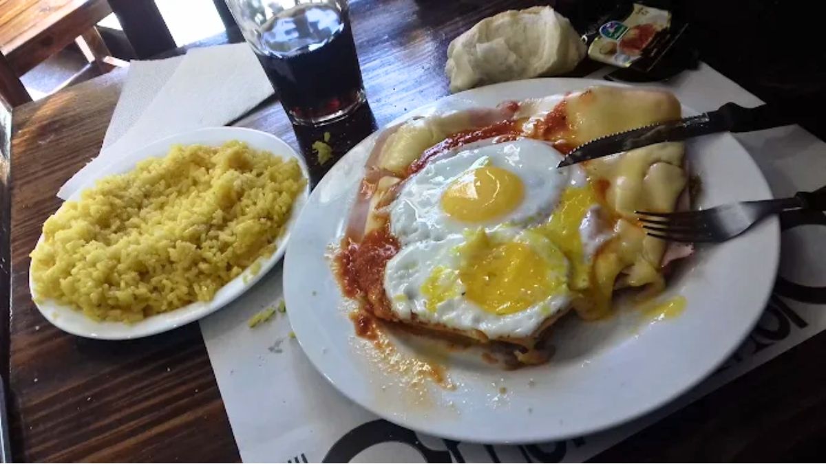El bodegón que hace honor a su nombre: Aquí Se Come Bien.