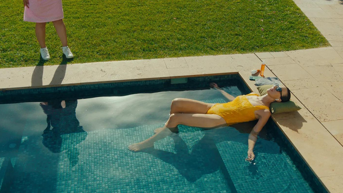 Además de la atrapante trama de Calladita, el pueblo donde se filmó fue la verdadera joya del film. Además de la atrapante trama de Calladita, el pueblo donde se filmó fue la verdadera joya del film.