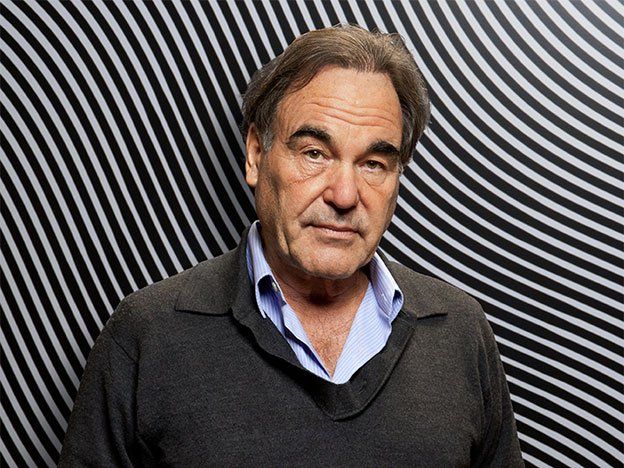 Oliver Stone es uno de los directores y guionistas más importantes del cine mundial.