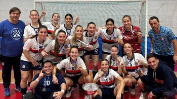 Regatas gritó campeón nacional de futsal F20 y Mendoza sigue con su año perfecto