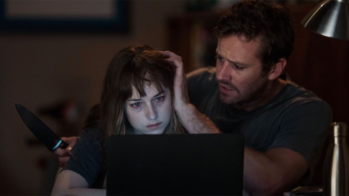 Dakota Johnson y Armie Hammer son los protagonistas principales de la película de Netflix. Dakota Johnson y Armie Hammer son los protagonistas principales de la película de Netflix.