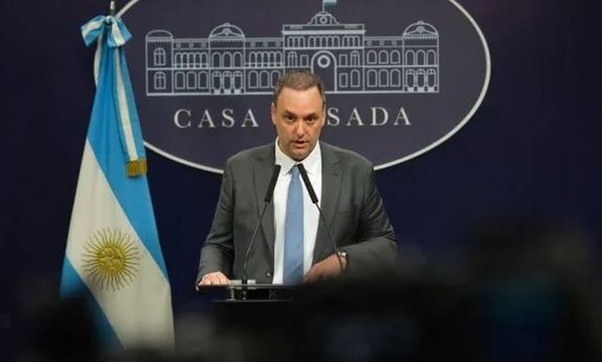 Manuel Adorni. Lo esperan el miércoles en la Cámara de Diputados.