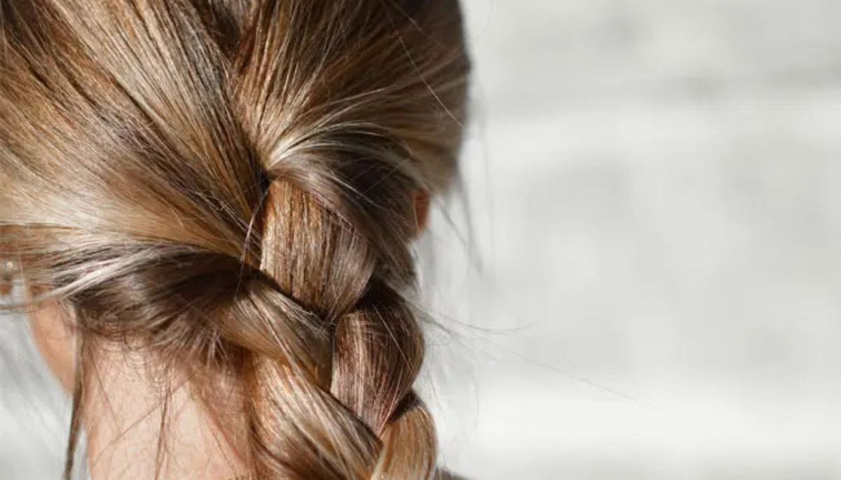Las trenzas sueltas son una buena opción para ir a dormir. Las trenzas sueltas son una buena opción para ir a dormir.