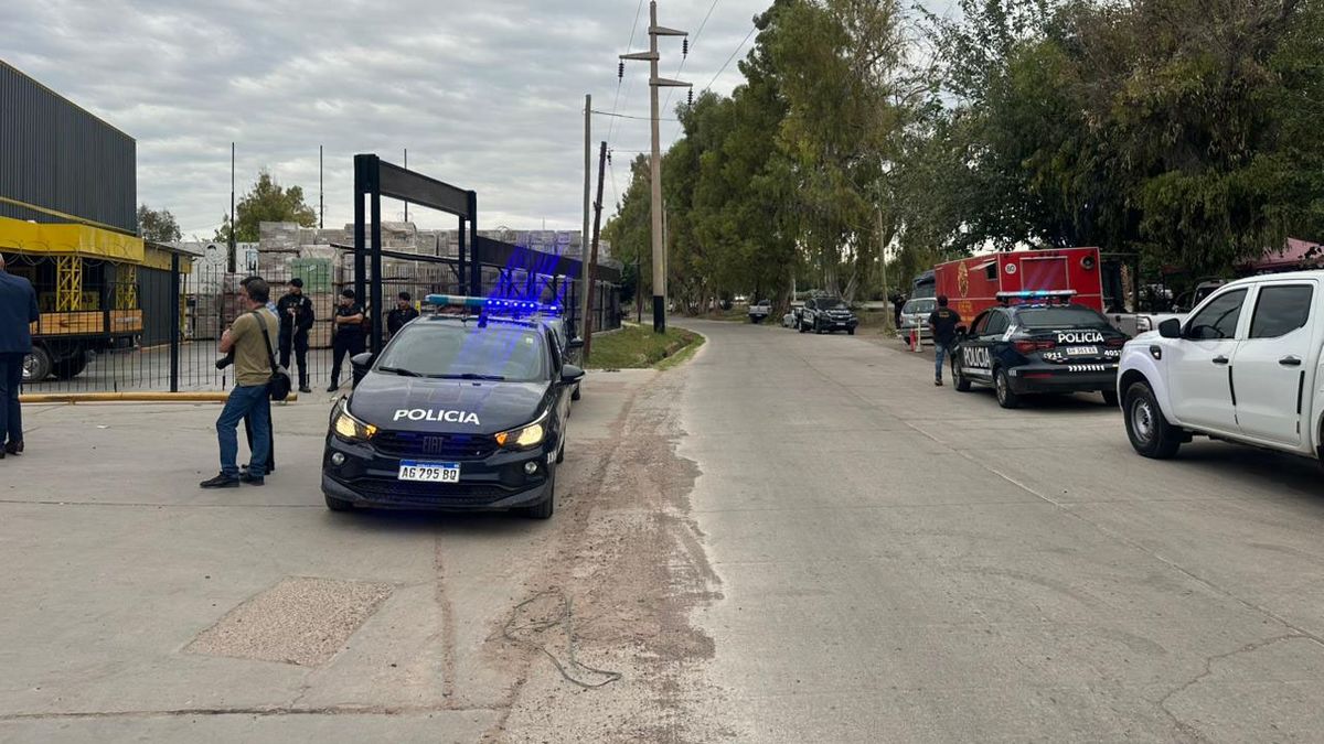Los allanamientos fueron realizados en los barrio Democracia y Junín, de Las Heras. Los allanamientos fueron realizados en los barrio Democracia y Junín, de Las Heras.