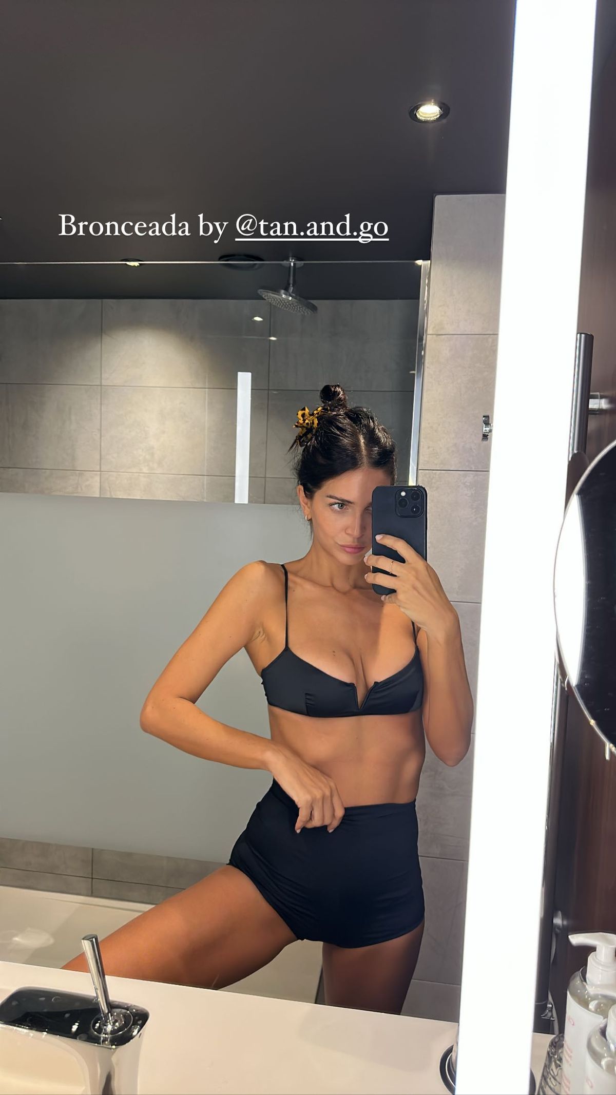 Zaira Nara se muestra en culotte desde París y causa sensación. Zaira Nara se muestra en culotte desde París y causa sensación.