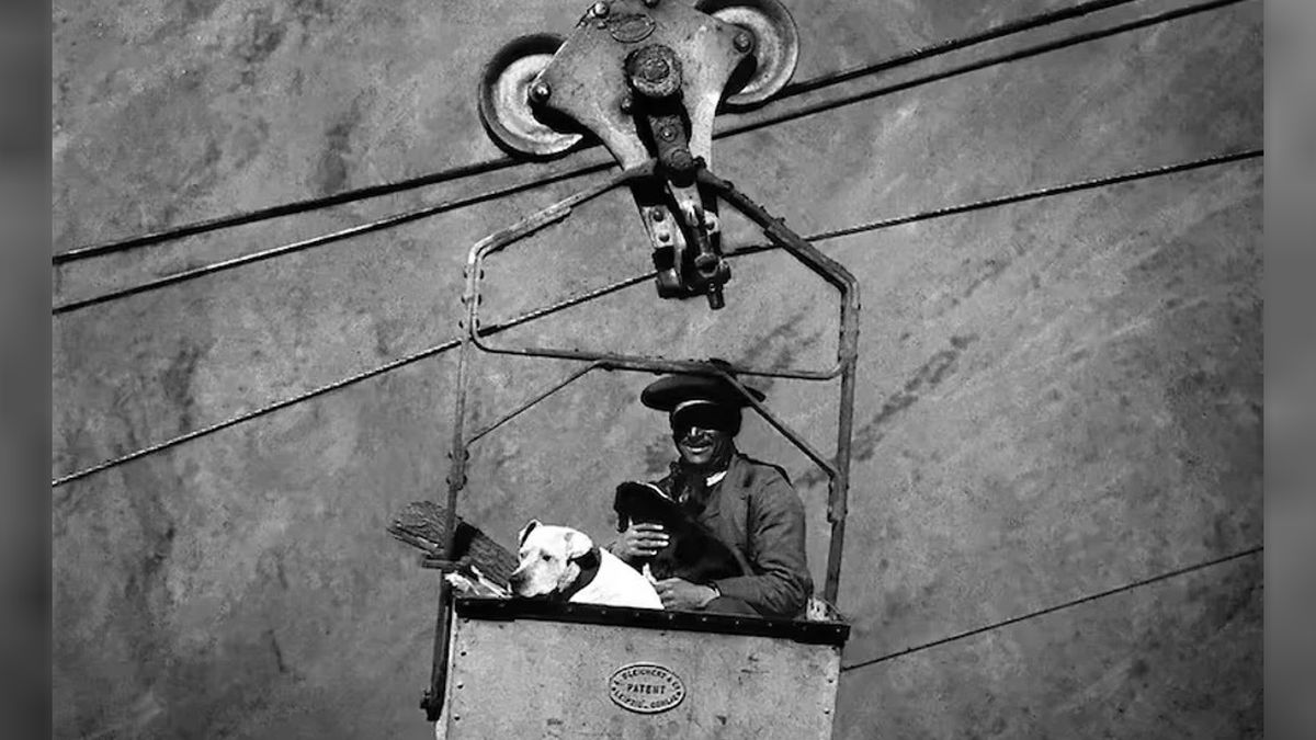 El cable carril transportaba obreros a una famosa mina de oro que funcionaba en el Cerro Famatina, cerca de Chilecito El cable carril transportaba obreros a una famosa mina de oro que funcionaba en el Cerro Famatina, cerca de Chilecito