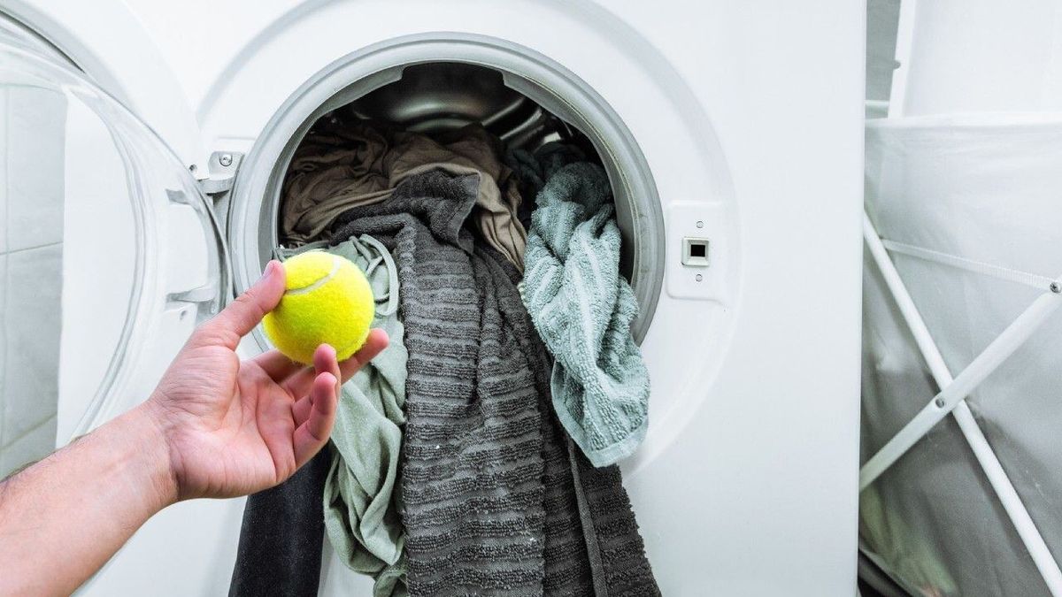 Colocar pelotas de tenis en el lavarropas: por qué recomiendan hacerlo y para qué sirve Colocar pelotas de tenis en el lavarropas: por qué recomiendan hacerlo y para qué sirve