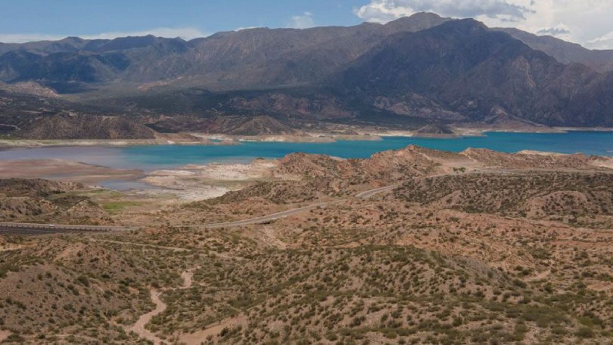 El agua en Potreriillos seguirá en un bajo nivel y se espera que descienda aún más.