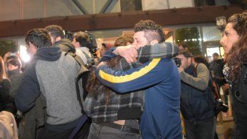 Con tres horas de retraso partió el colectivo con los familiares de los jubilados