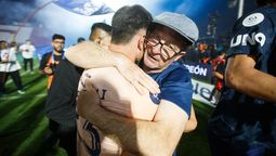 Alfredo Berti ganó la Copa Argentina con Independiente Rivadavia. Alfredo Berti ganó la Copa Argentina con Independiente Rivadavia.