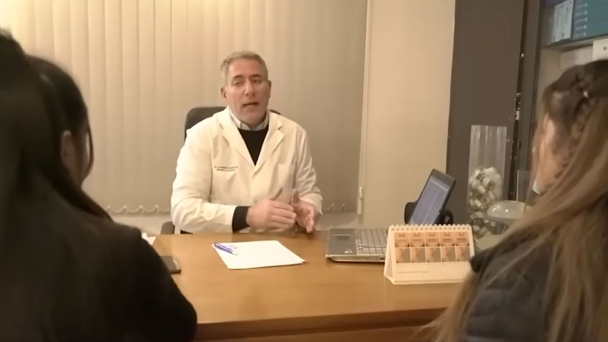 El cirujano plástico Andrés Quintar aseguró que cada vez recibe más pacientes de Chile. El cirujano plástico Andrés Quintar aseguró que cada vez recibe más pacientes de Chile.