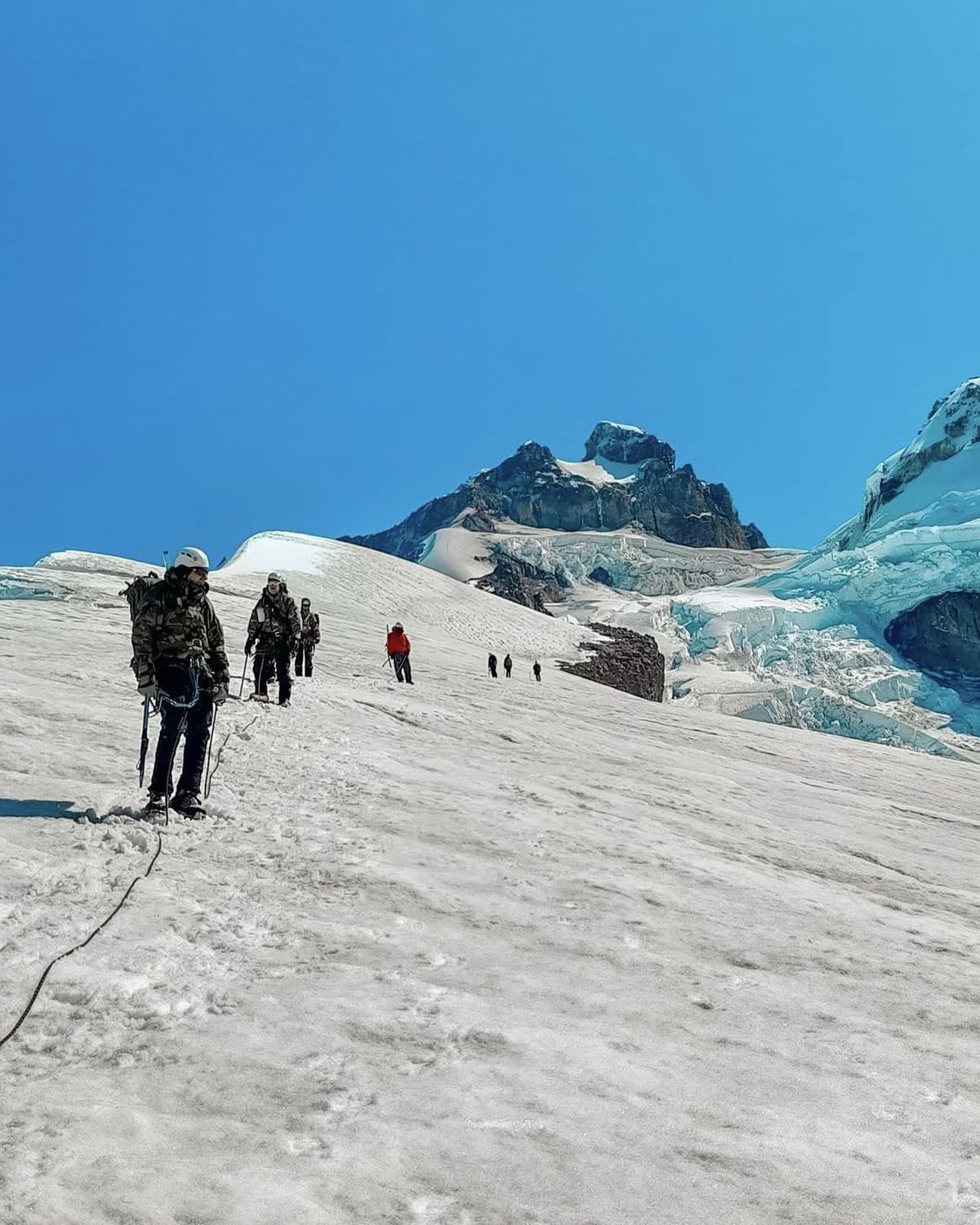 Imagen publicada por Luis Petri sobre el entrenamiento en territorio mendocino, de los militares que irán al Himalaya Imagen publicada por Luis Petri sobre el entrenamiento en territorio mendocino, de los militares que irán al Himalaya