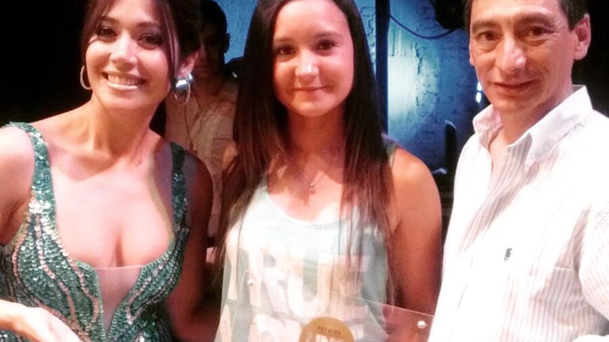 El año 2015 fue inolvidable para Florencia, ya que debutó como jocketa en Mendoza y ganó premios y distinciones, como aquí, cuando recibió el Premio UNO a la Excelencia Deportiva.