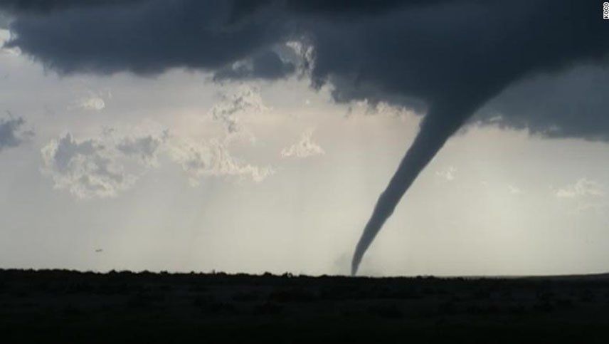 Video: un impresionante tornado azotó a un pueblo de Bahía Blanca