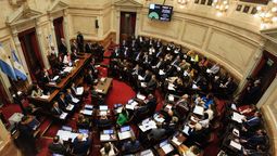 La sesión del Senado de este jueves. Allí estuvieron Rodolfo Suarez y Mariana Juri.