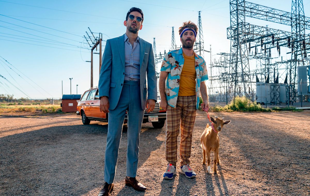 Luis Gerardo Méndez y Connor Del Rio llevan adelante esta comedia que se puede ver en Netflix. Luis Gerardo Méndez y Connor Del Rio llevan adelante esta comedia que se puede ver en Netflix.