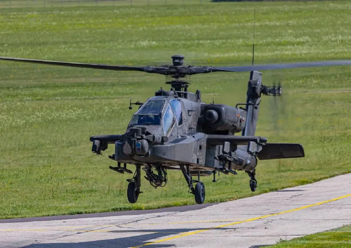 Estados Unidos despliega 32 helicópteros y rompe récord en formación militar