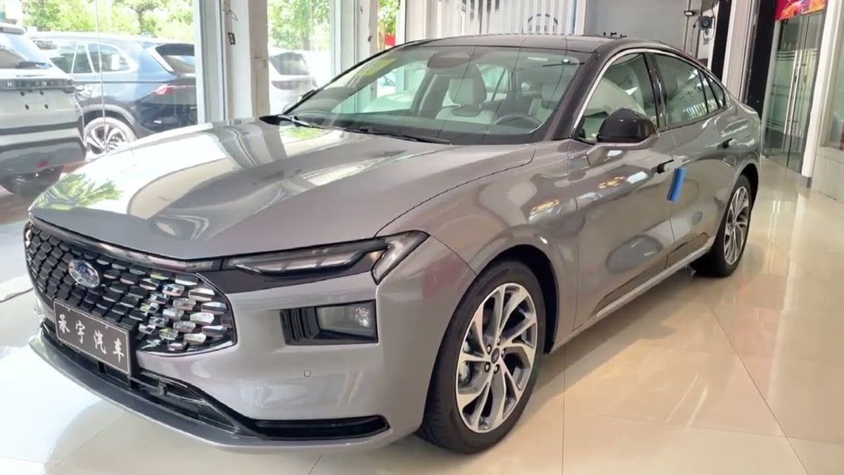 Este es el sedán insignia de Ford, y con razón. Este es el sedán insignia de Ford, y con razón.