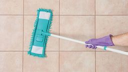 Truco para casa: la fórmula mágica para que tus pisos brillen como nunca