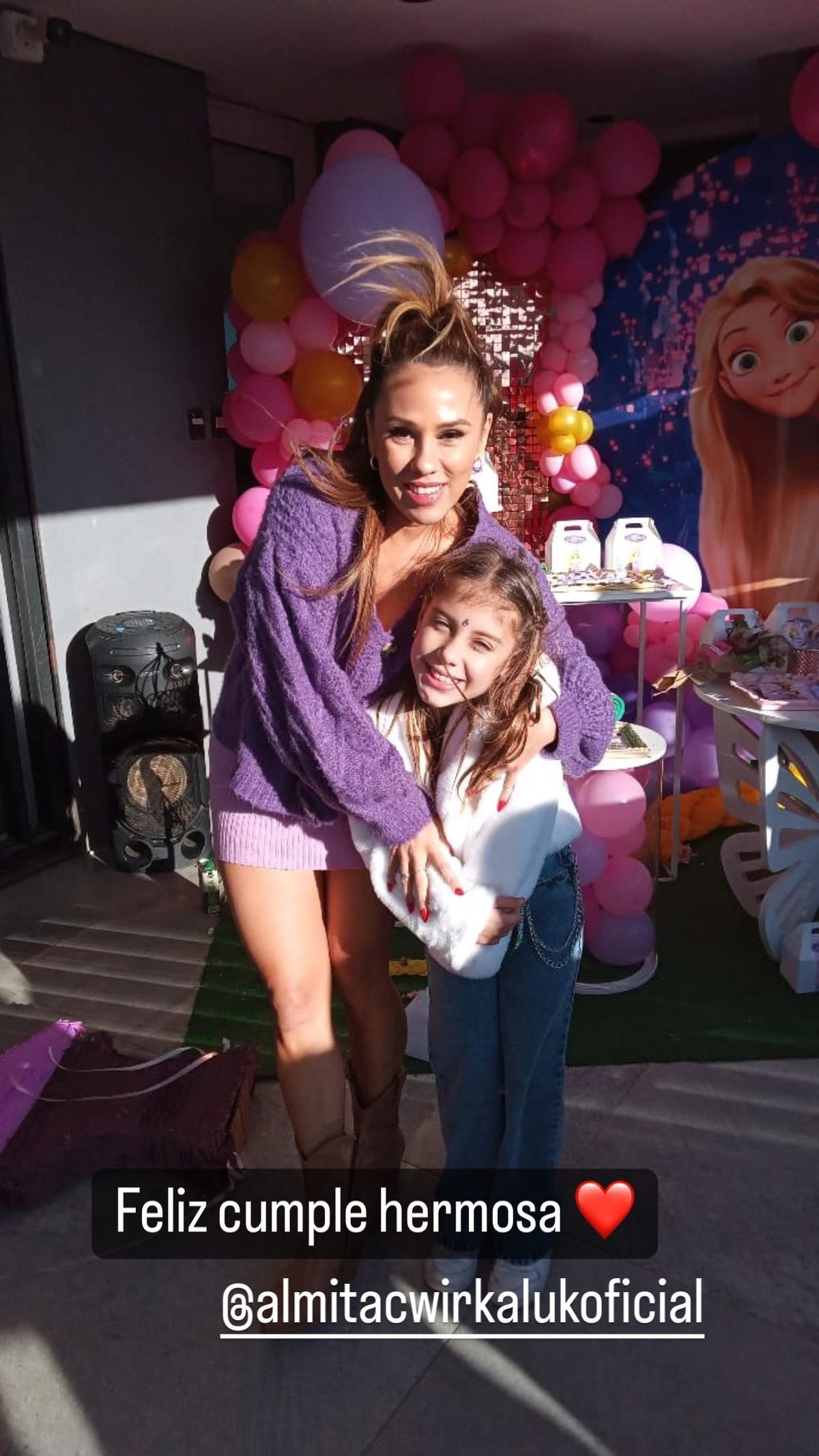 El explosivo look de Barby Silenzi para el cumpleañitos de la hija del Polaco y Valeria Aquino