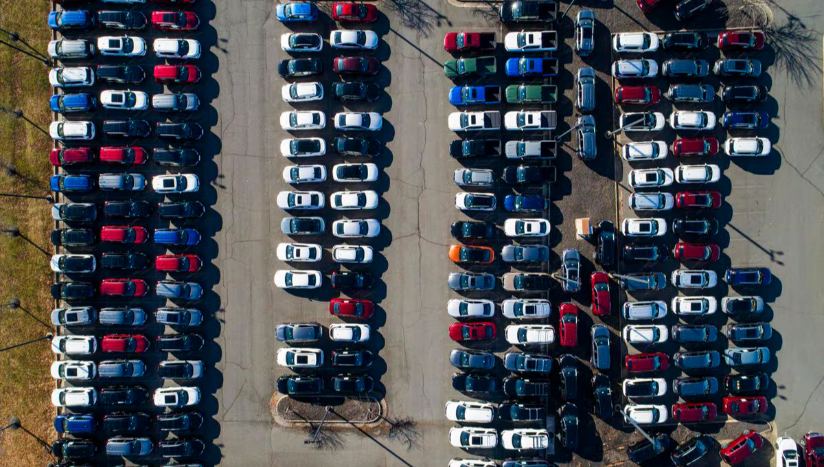 Algunas marcas de la industria como Tesla, BMW, Ford, y Volskwagen lanzaron sus nuevos vehículos sin esta tecnología