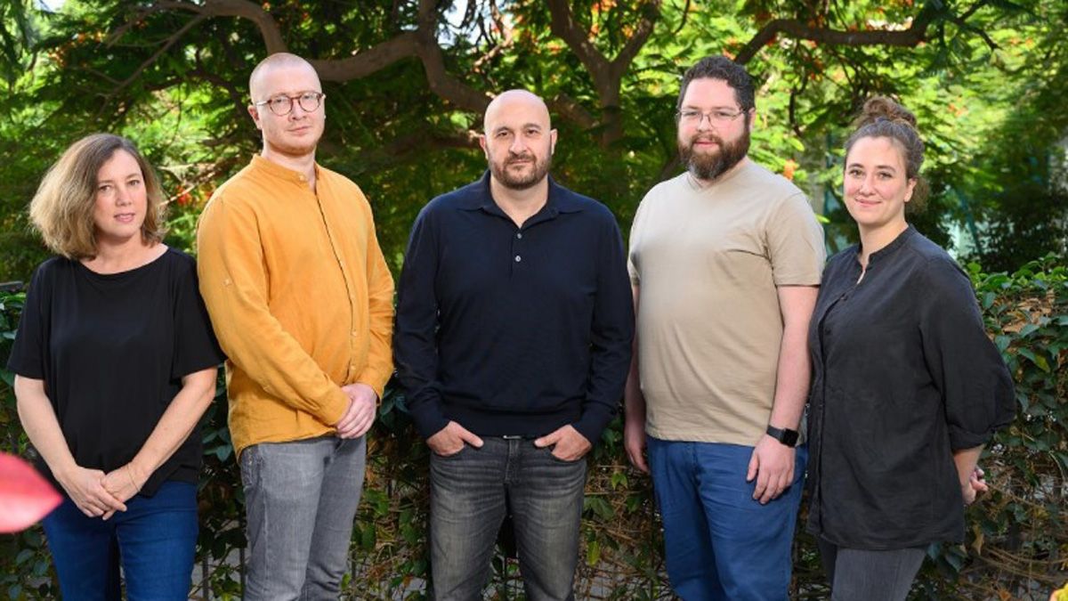 Un equipo de científicos logró cultivar un embrión humano sin usar esperma, óvulos ni útero