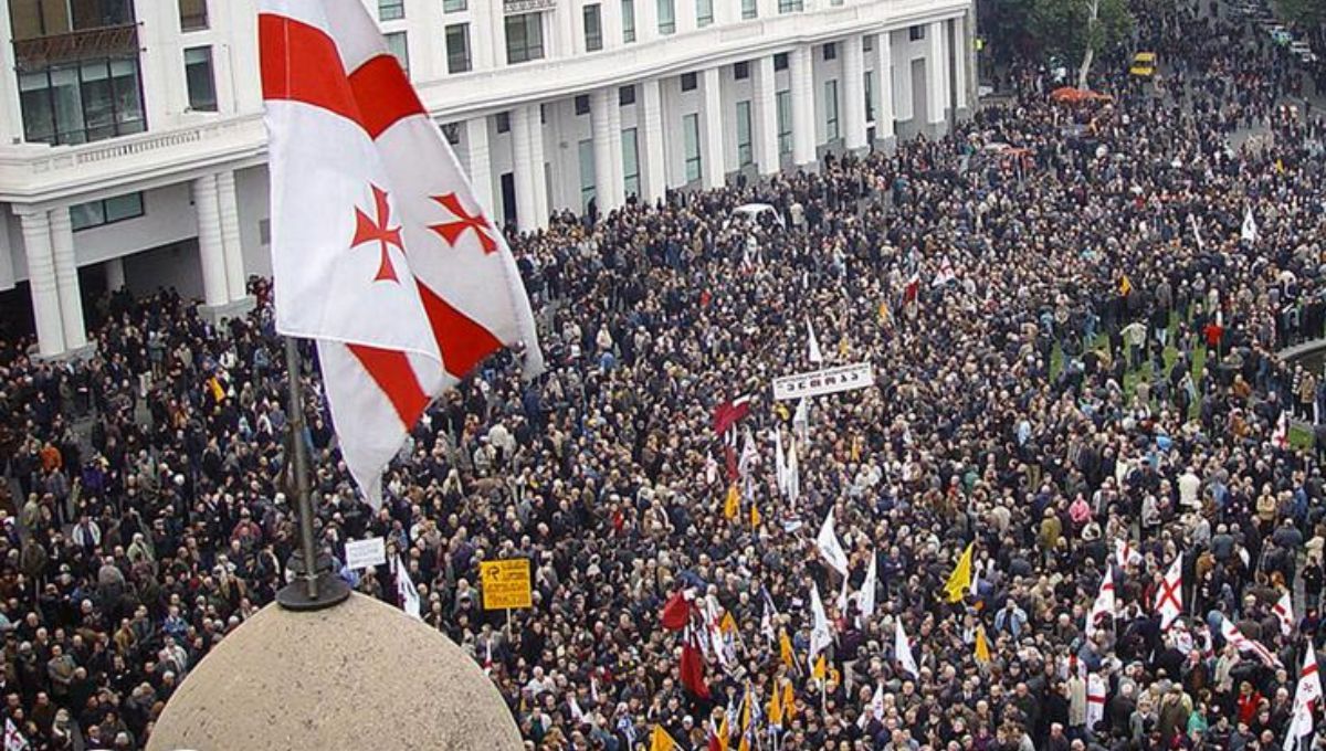 Georgia es conocida por su rica tradición vinícola, considerada una de las más antiguas del mundo. Su cultura también destaca por la música polifónica, el arte medieval y la hospitalidad de su gente. Georgia es conocida por su rica tradición vinícola, considerada una de las más antiguas del mundo. Su cultura también destaca por la música polifónica, el arte medieval y la hospitalidad de su gente.