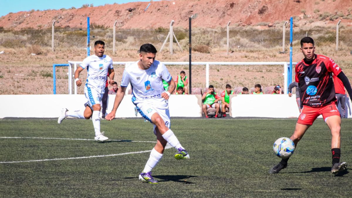 Deportivo Rincón le ganó 2 a 0 al Atlético Club San Martín y se consolidó como líder de la Zona A de la Reválida. Deportivo Rincón le ganó 2 a 0 al Atlético Club San Martín y se consolidó como líder de la Zona A de la Reválida.