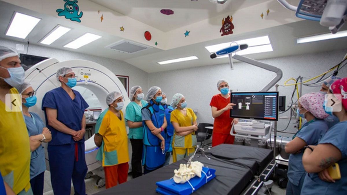 Ya se hicieron 6 cirugías navegadas en casos de escoliosis de niños. Ya se hicieron 6 cirugías navegadas en casos de escoliosis de niños.