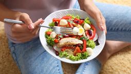 Los expertos en salud recomiendan implementar la dieta keto bajo supervisión médica.