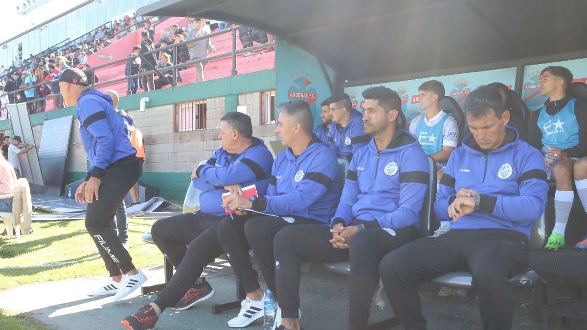El entrenador de Godoy Cruz Daniel Oldrá, tendrá su debut como local.