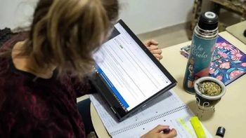 La DGE lanzó un plan para terminar la secundaria de adultos totalmente virtual y con el uso de la IA La DGE lanzó un plan para terminar la secundaria de adultos totalmente virtual y con el uso de la IA