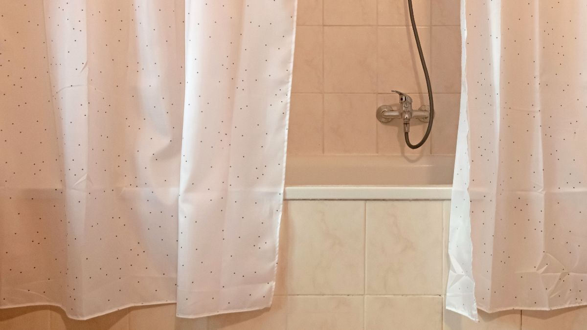 Para dejar impecable y como nueva la cortina de la ducha prueba con este truco casero de limpieza super efectivo Para dejar impecable y como nueva la cortina de la ducha prueba con este truco casero de limpieza super efectivo