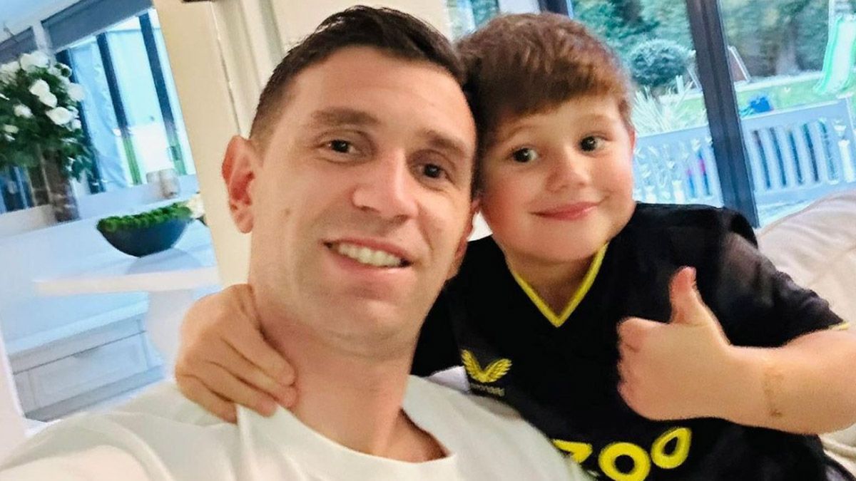 El Dibu Martínez utilizó las redes sociales para informar que se encuentra en muy buen estado, pensando en el Mundial Qatar 2022.