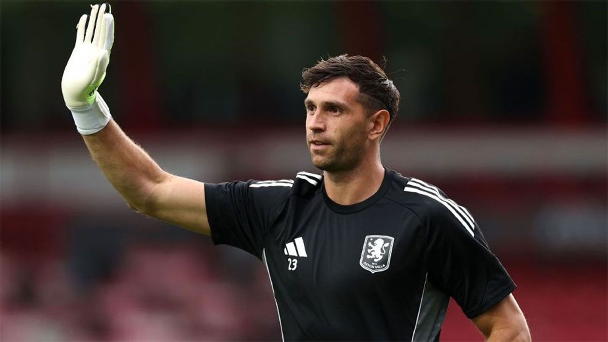 Dibu Martínez no jugó para Aston Villa.