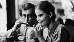 Con 63 años, así se ve la novia joven de Woody Allen en la película Manhattan