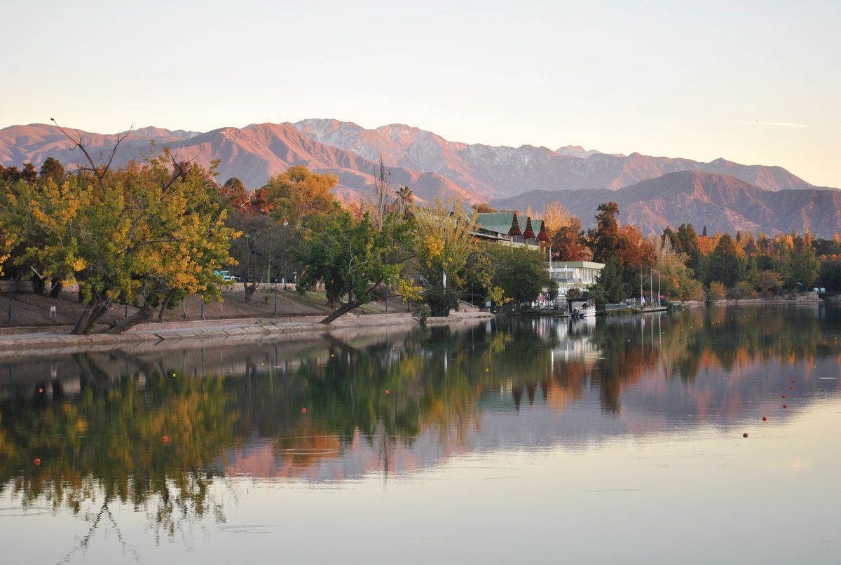 El clima otoñal, con máximas que pasarían los 20 grados, se espera para esta semana en Mendoza.