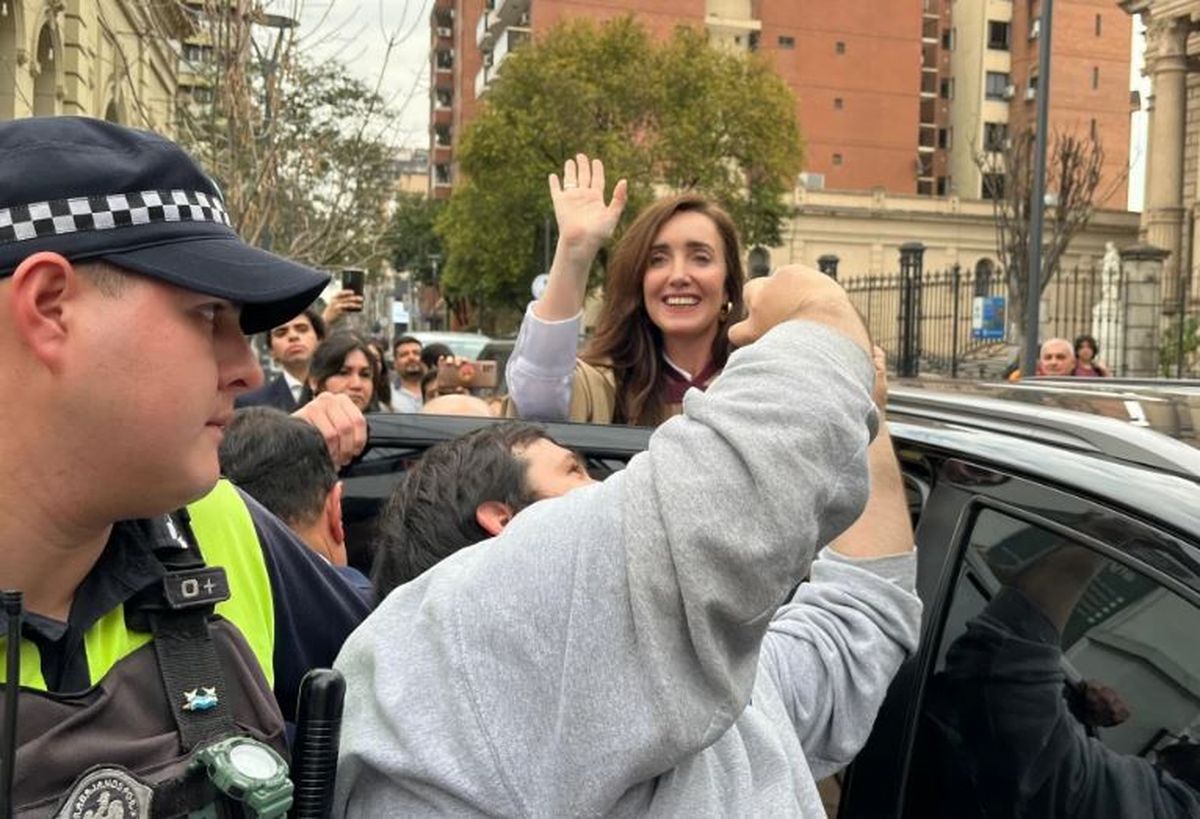 Victoria Villarruel sí fue a Tucumán a los actos por el Día de la Independencia. Victoria Villarruel sí fue a Tucumán a los actos por el Día de la Independencia.