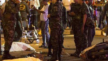La policía tailandesa busca a otros dos sospechosos por el atentado de Bangkok